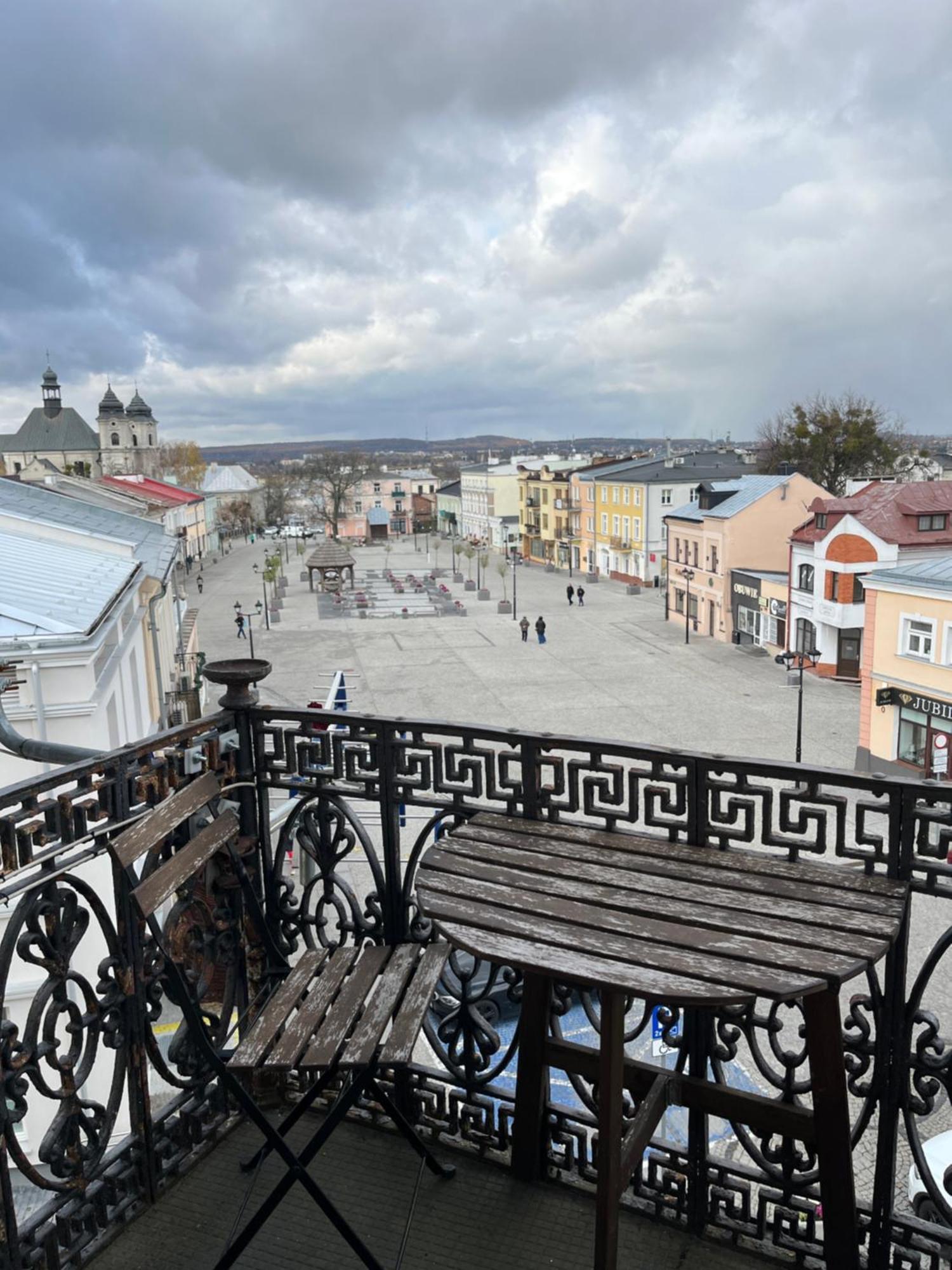 Apartamenty Luczkowskiego Z Widokiem Na Studnie 4 Хелм Экстерьер фото